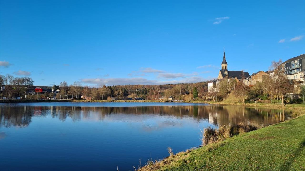 Le Salmoyard, Studio Au Bord Du Lac A Vielsalm Exterior photo